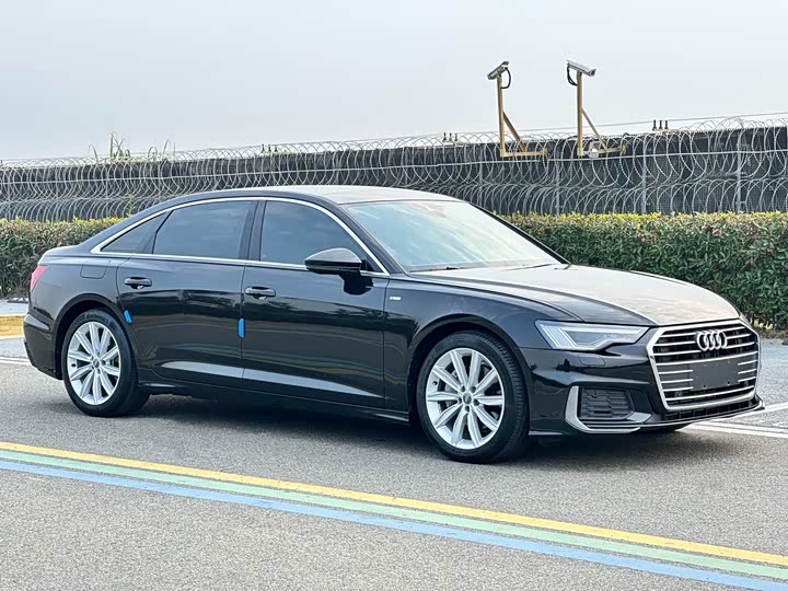 Фото 3 - Audi A6L