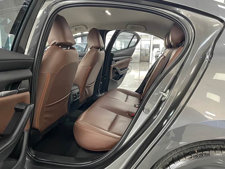 Фото 7 - Mazda 3 (Axela)