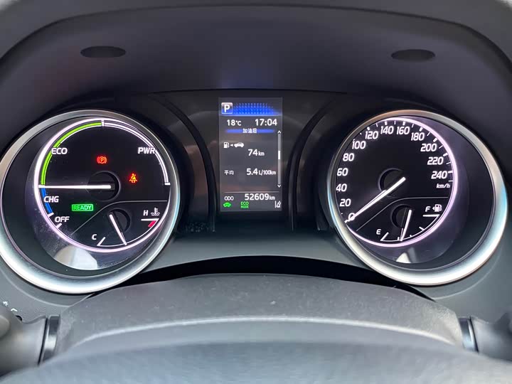 Фото 22 - Toyota Camry