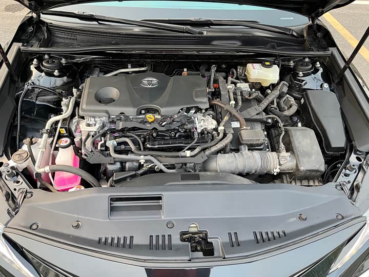 Фото 23 - Toyota Camry