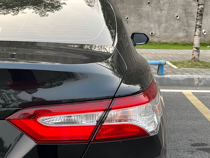 Фото 36 - Toyota Camry