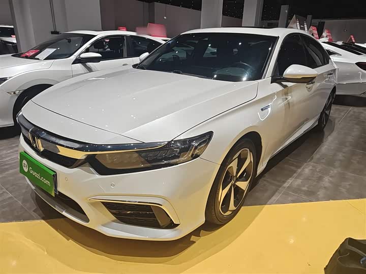 Фото 2 - Honda Inspire