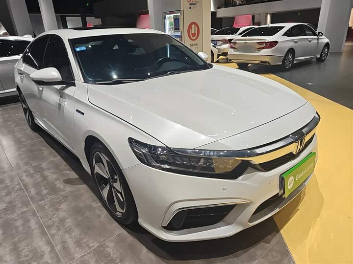 Фото 4 - Honda Inspire