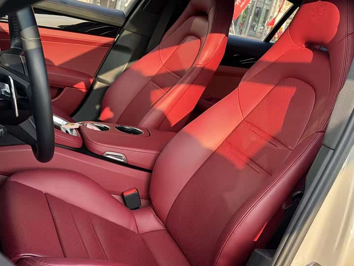 Фото 10 - Porsche Panamera