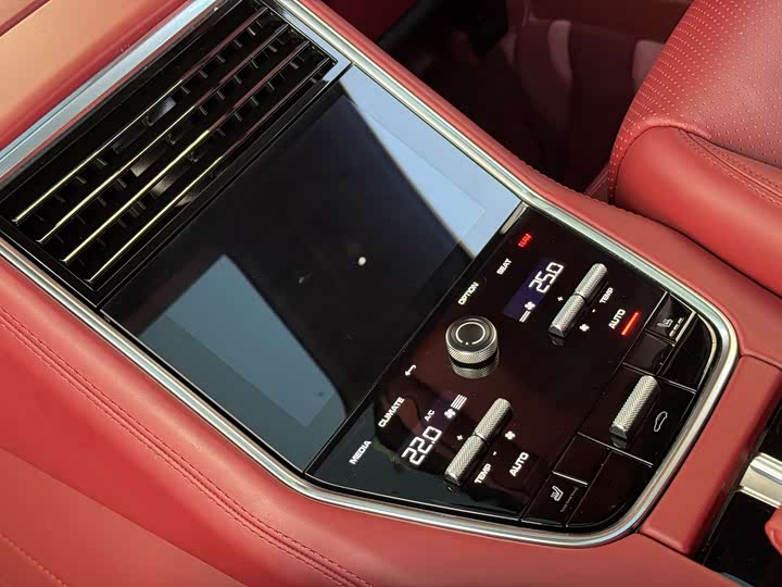 Фото 12 - Porsche Panamera