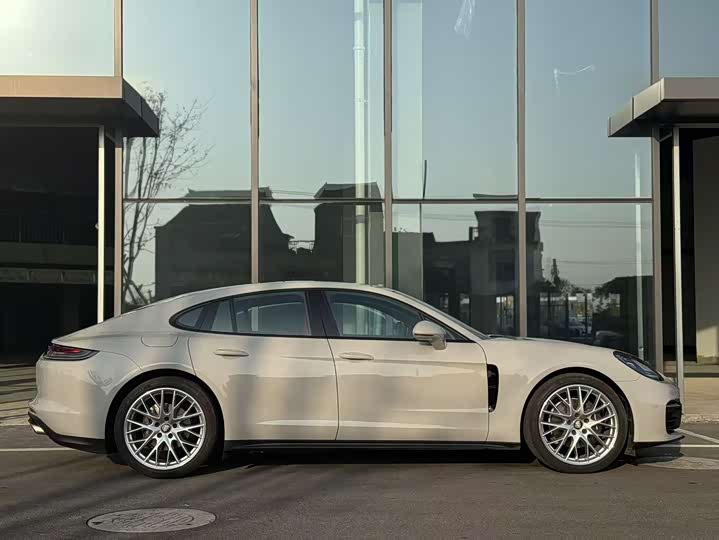 Фото 4 - Porsche Panamera