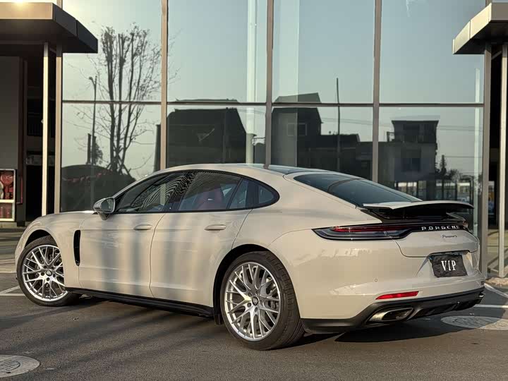 Фото 5 - Porsche Panamera