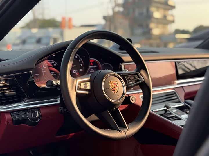 Фото 7 - Porsche Panamera