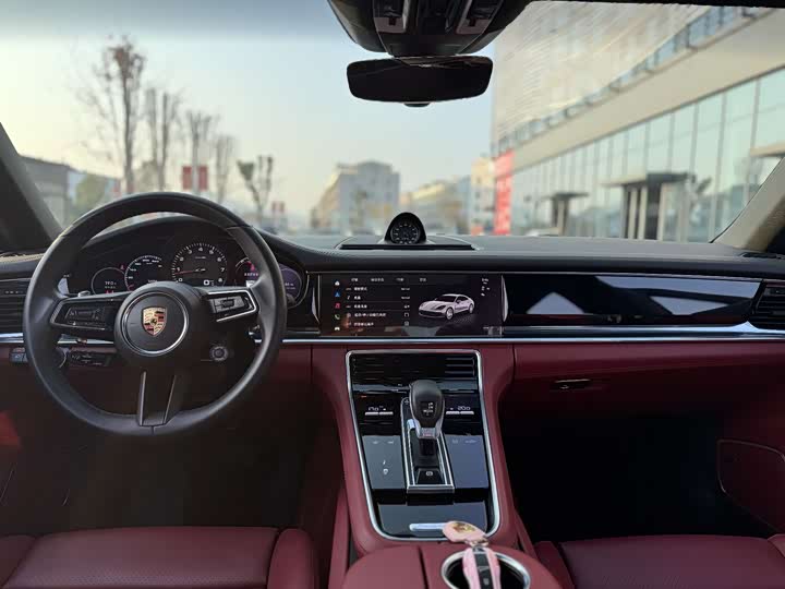Фото 9 - Porsche Panamera