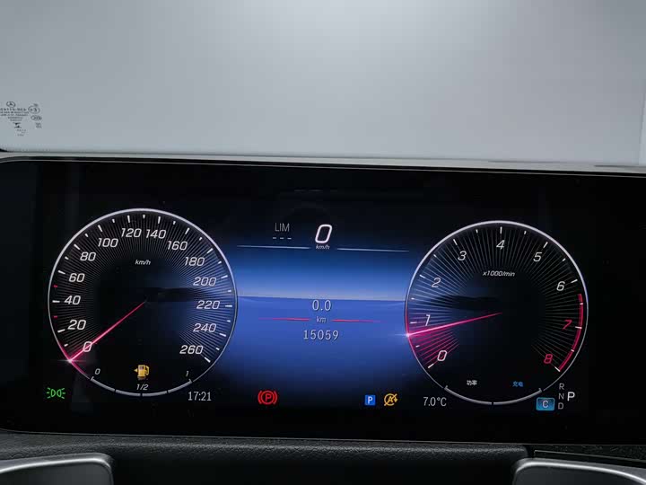 Фото 8 - Mercedes-Benz GLB-Class