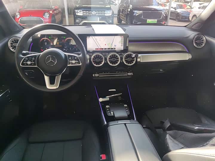 Фото 10 - Mercedes-Benz GLB-Class