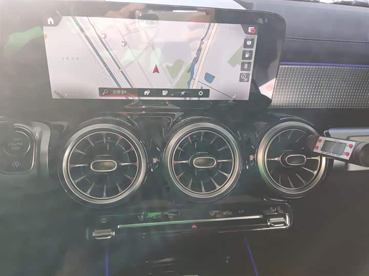 Фото 13 - Mercedes-Benz GLB-Class