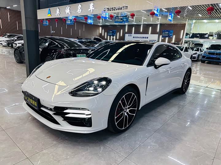 Фото 1 - Porsche Panamera