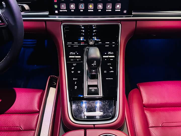 Фото 13 - Porsche Panamera