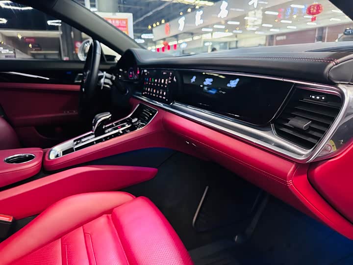 Фото 16 - Porsche Panamera