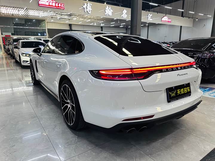 Фото 5 - Porsche Panamera