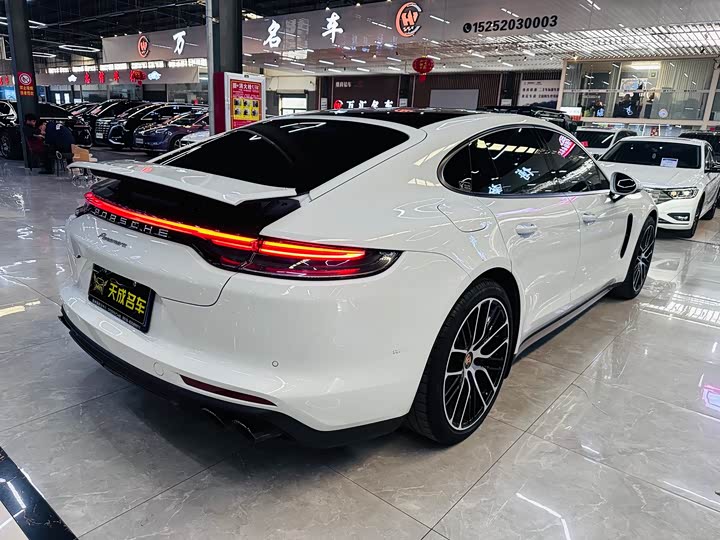 Фото 7 - Porsche Panamera