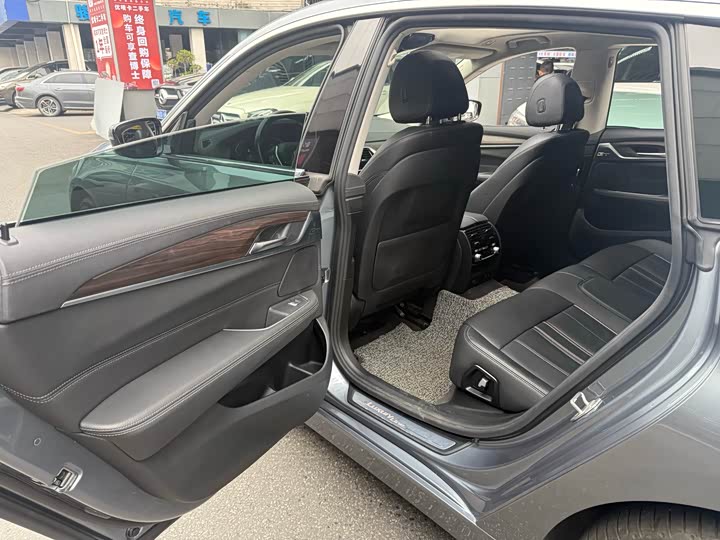 Фото 14 - BMW 6 Series GT