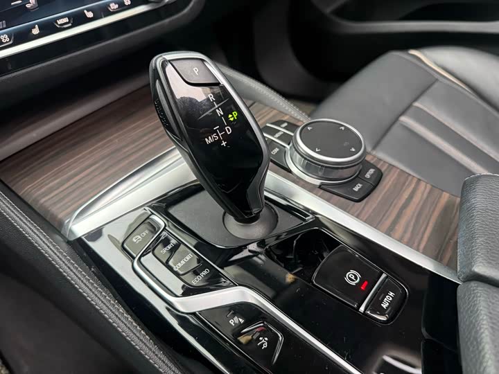 Фото 21 - BMW 6 Series GT