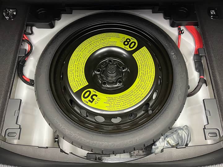 Фото 16 - Audi A4L