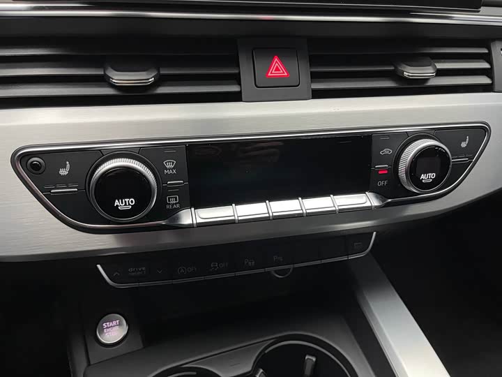 Фото 6 - Audi A4L