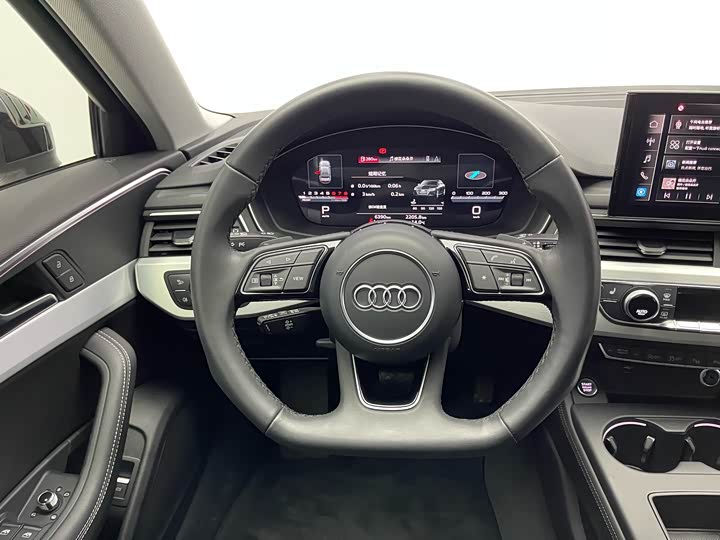 Фото 8 - Audi A4L