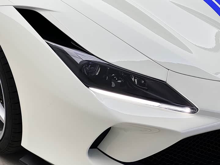 Фото 11 - Ferrari F8