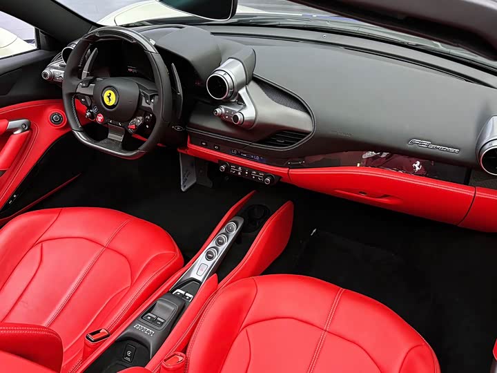 Фото 16 - Ferrari F8