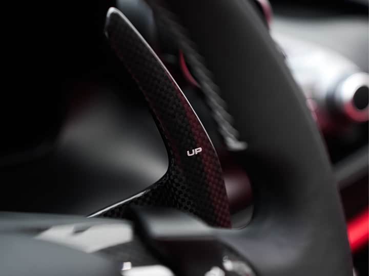 Фото 23 - Ferrari F8