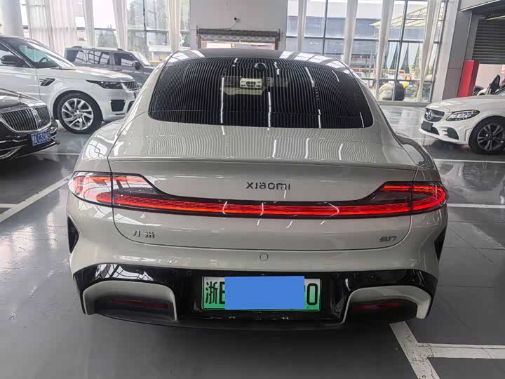 Фото 13 - Xiaomi SU7