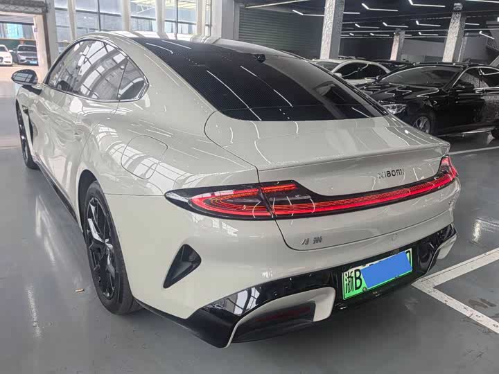 Фото 14 - Xiaomi SU7