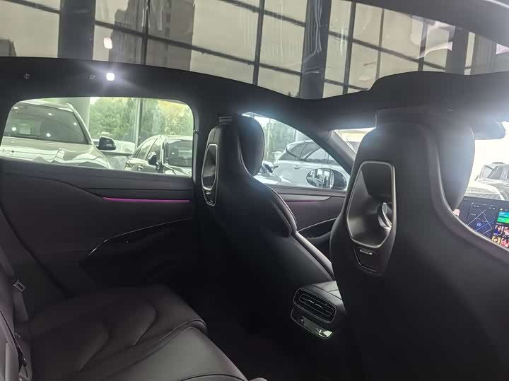 Фото 8 - Xiaomi SU7