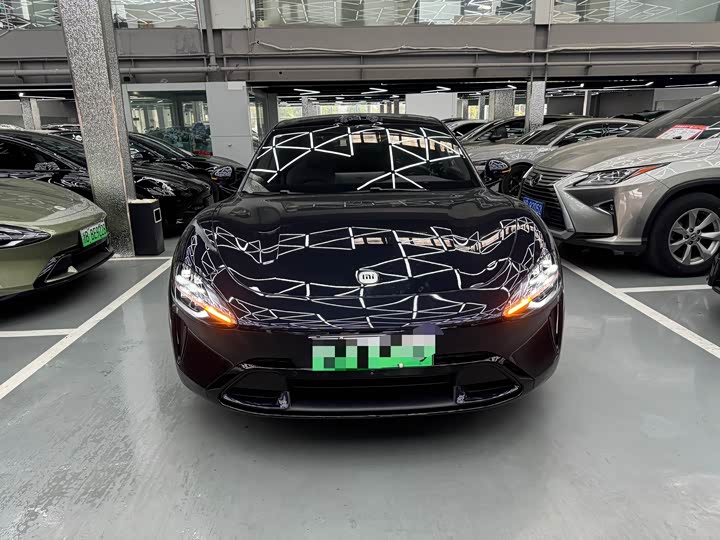 Фото 2 - Xiaomi SU7