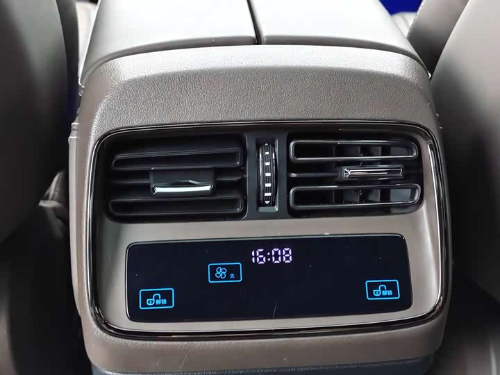 Фото 9 - BYD Han