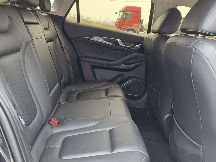 Фото 8 - Bestune B70