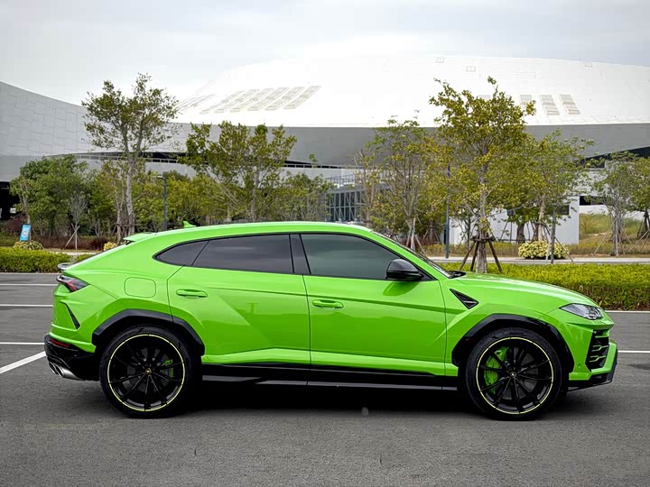 Фото 7 - Lamborghini Urus