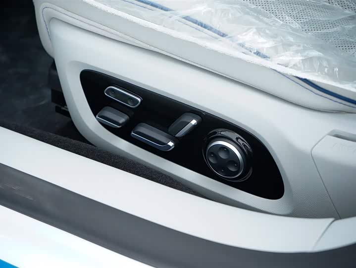 Фото 26 - Luxeed S7