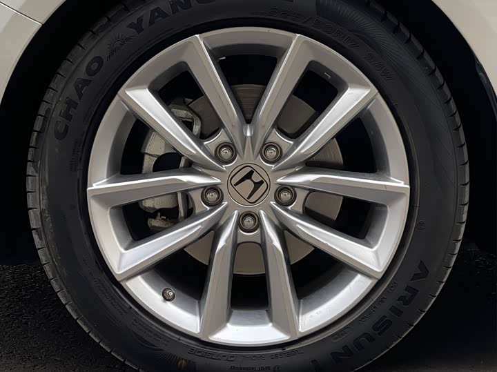 Фото 11 - Honda Accord