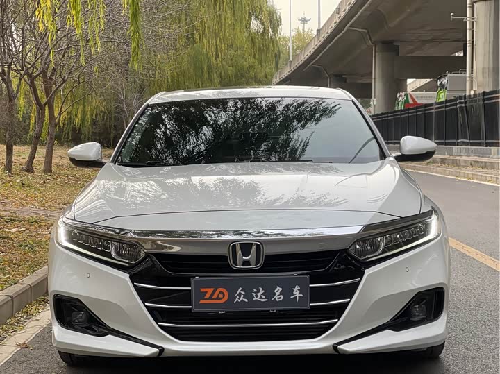 Фото 2 - Honda Accord