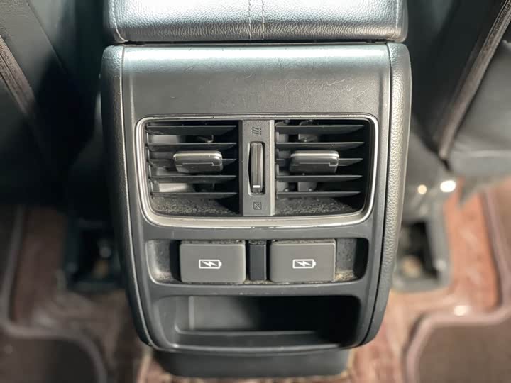 Фото 8 - Honda Accord