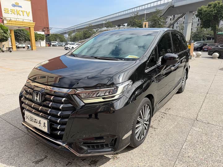 Фото 1 - Honda Elysion