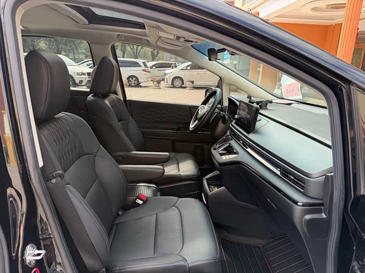 Фото 10 - Honda Elysion