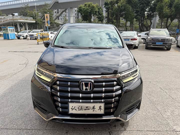 Фото 2 - Honda Elysion