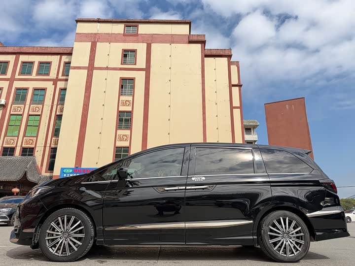 Фото 4 - Honda Elysion