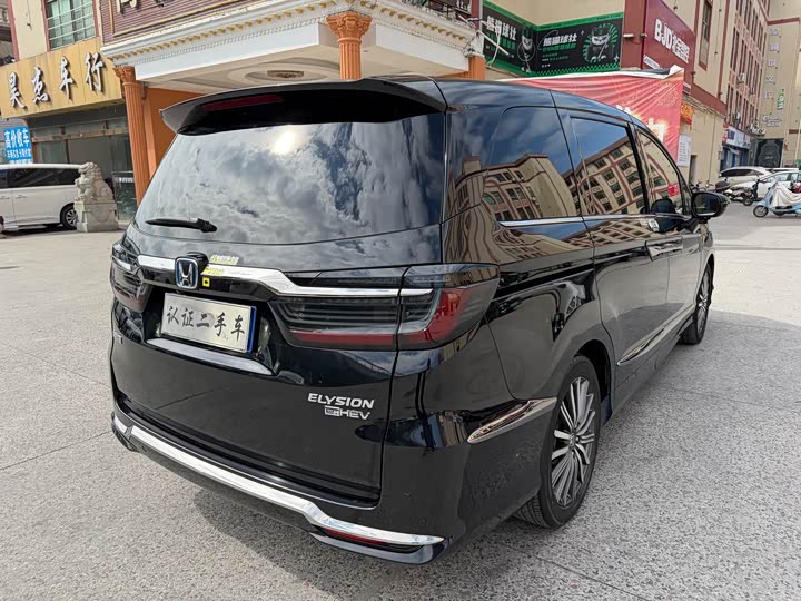 Фото 6 - Honda Elysion