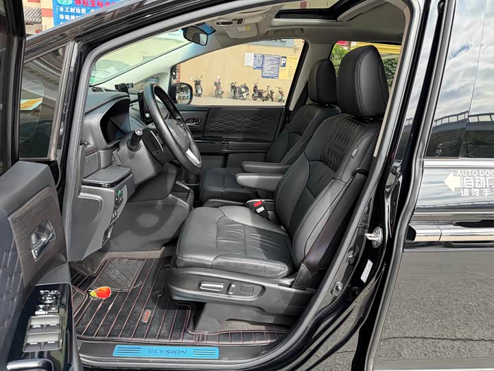 Фото 9 - Honda Elysion