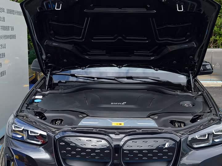 Фото 12 - BMW iX3