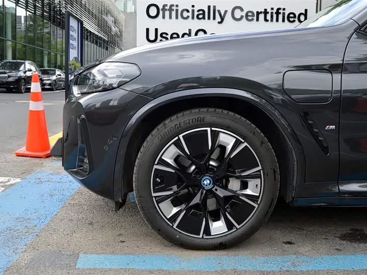 Фото 13 - BMW iX3