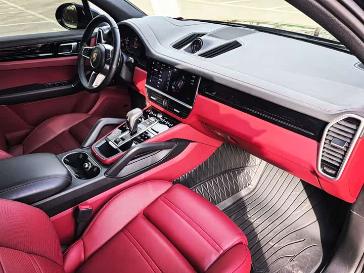 Фото 13 - Porsche Cayenne