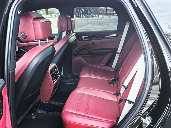 Фото 8 - Porsche Cayenne